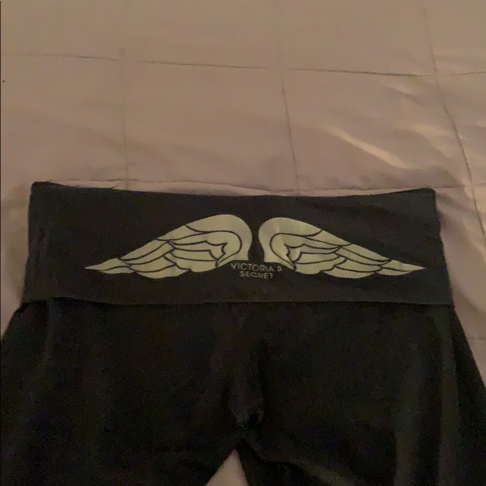 Capri leggings VS